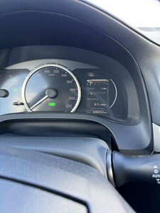 Lexus CT 200h (14 foto / 15)