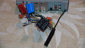 Kenwood KMM-BT506DAB (5 foto / 5)