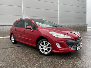Peugeot 308 SW Executive Facelift 1.6 88kW (2 foto / 10)