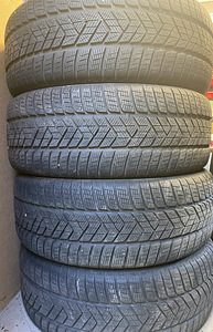Продам а/м шины б/у Pirelli Scorpion Winter 255/55 R19 111V (2 фото из 3)