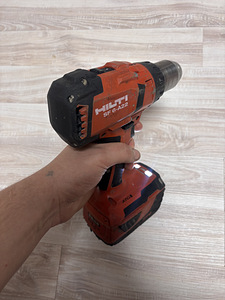 Hilti akukomplektid koos akude ja laadijatega (3 foto / 8)