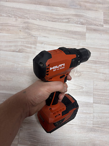 Hilti akukomplektid koos akude ja laadijatega (5 foto / 8)