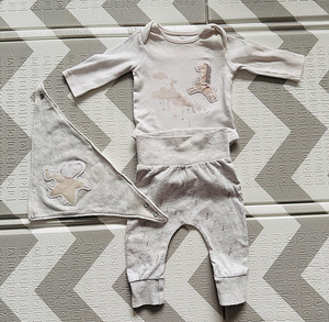 Müüa komplekt firmalt MOTHERCARE (bodik, püksid, põll) (1 foto / 1)