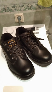 Продам новые,рабочие ботинки "Dunlop" (4 фото из 4)
