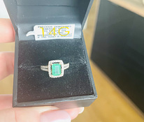 Kuldsõrmus 585 (14k) smaragdi ja teemantitega