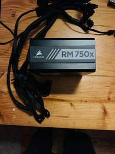 Toiteplokk (PSU) Corsair RM 750X 750 Watt (4 foto / 4)
