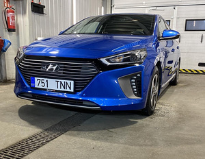 Hyundai IONIQ гибрид 2018 (2 фото из 8)