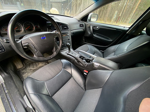 Volvo xc70 2.4tdi 135kw üv 02.2024 (11 foto / 12)