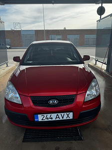 Продам машину (2 фото из 5)