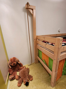 Müüa täispuidust liumäega lastevoodi (4 foto / 6)