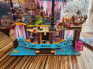 Парк развлечений Hearlike City Lego Friends выставлен на про (2 фото из 6)