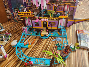 Парк развлечений Hearlike City Lego Friends выставлен на про (4 фото из 6)