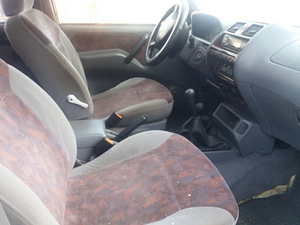 Nissan Terrano II (3 foto / 3)