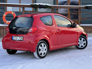 Toyota aygo (4 foto / 13)