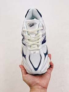 New Balance 9060 (5 foto / 5)