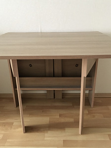 Raamatlaud / Lauaraamat (2 foto / 3)