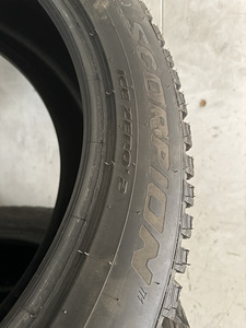 Pirelli Ice Zero 2 285/45/22 (4 фото из 6)
