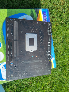 Emaplaat Gigabyte H410M + Intel Core i5-10500 processor 3.1 (4 foto / 6)