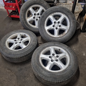 Диски и шины Toyota 205/70R16 (1 фото из 2)