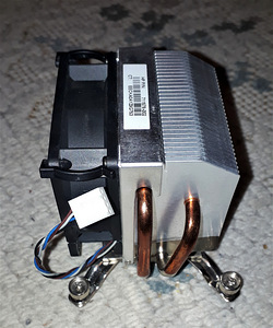 4-Pin CPU Fan w/Heatsink. (2 foto / 4)