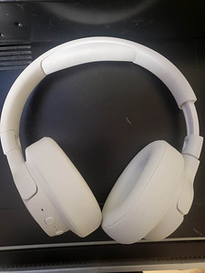 JBL Tune 760NC (4 фото из 6)