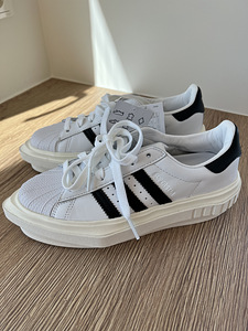 Adidas Beyonce Superstar, suurus 38, UUED // MÜÜDUD (4 foto / 4)