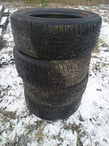 235 55 R17 Hakkapeliitta R (1 foto / 3)