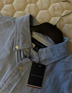 Tommy Hilfiger (3 фото из 3)