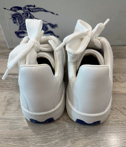 Burberry tossud (36,5) originaal (4 foto / 6)