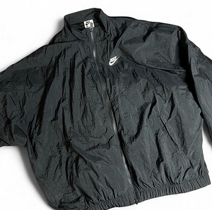 Nike tuulejakk S (1 foto / 2)