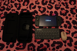 Lenovo legion go (2 foto / 8)