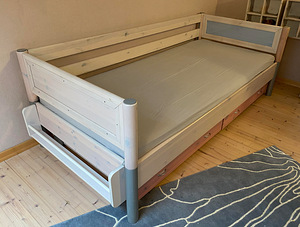 Детская кровать с ящиками для хранения + матрас