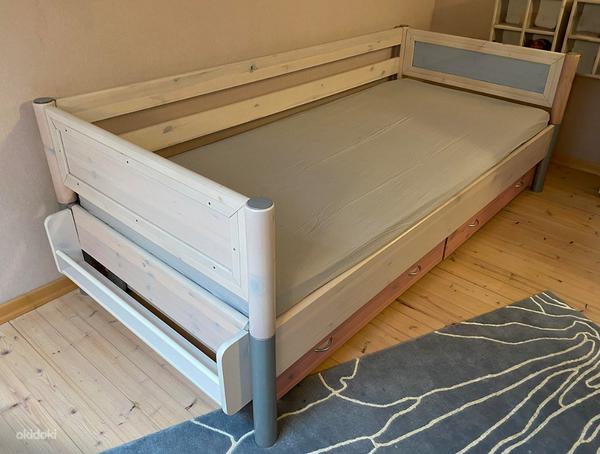 Детская кровать с ящиками для хранения + матрас (фото #1)