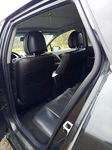 Продается Toyota Avensis (9 фото из 10)