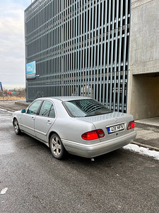 Mercedes-Benz e 220d (2 foto / 7)