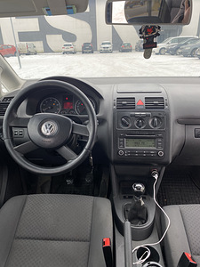 Продам Volkswagen Touran (7 фото из 11)