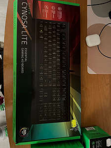 Продам:клава,мышка,микро,коврик razer Состояние:10/10 все (2 фото из 2)