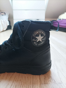 Kõrged nahast Converse tossud noormehele (5 foto / 6)