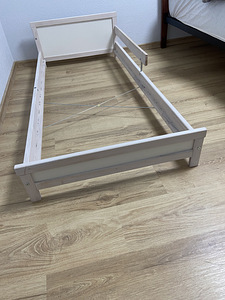 Детская кроватка (3 фото из 3)
