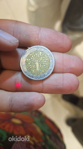 Монетка 2001 года (фото #1)