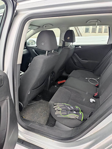 Volkswagen passat b6 1.6TDI 77kw (7 foto / 10)