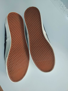 Тенниски Vans (2 фото из 3)