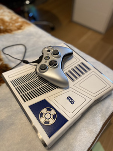 Xbox 360 + KINECT + 6 mängu (3 foto / 3)