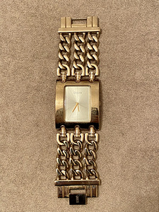 Часы Guess (3 фото из 5)