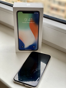 iPHONE X, 256 GB (1 foto / 4)