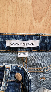 Calvin klein teksad (1 foto / 3)