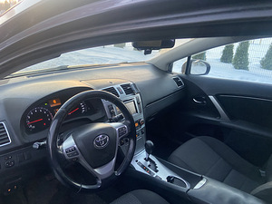 TOYOTA AVENSIS 2012 LPG (5 foto / 7)