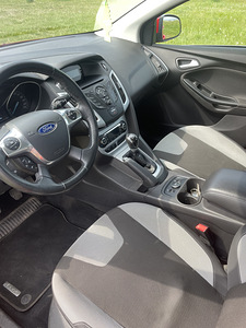 Ford focus 2014 (5 foto / 7)