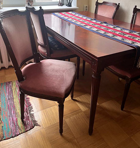 Söögilaud ja neli tooli (4 foto / 4)