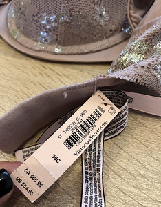 Victoria Secreti büst (5 foto / 5)